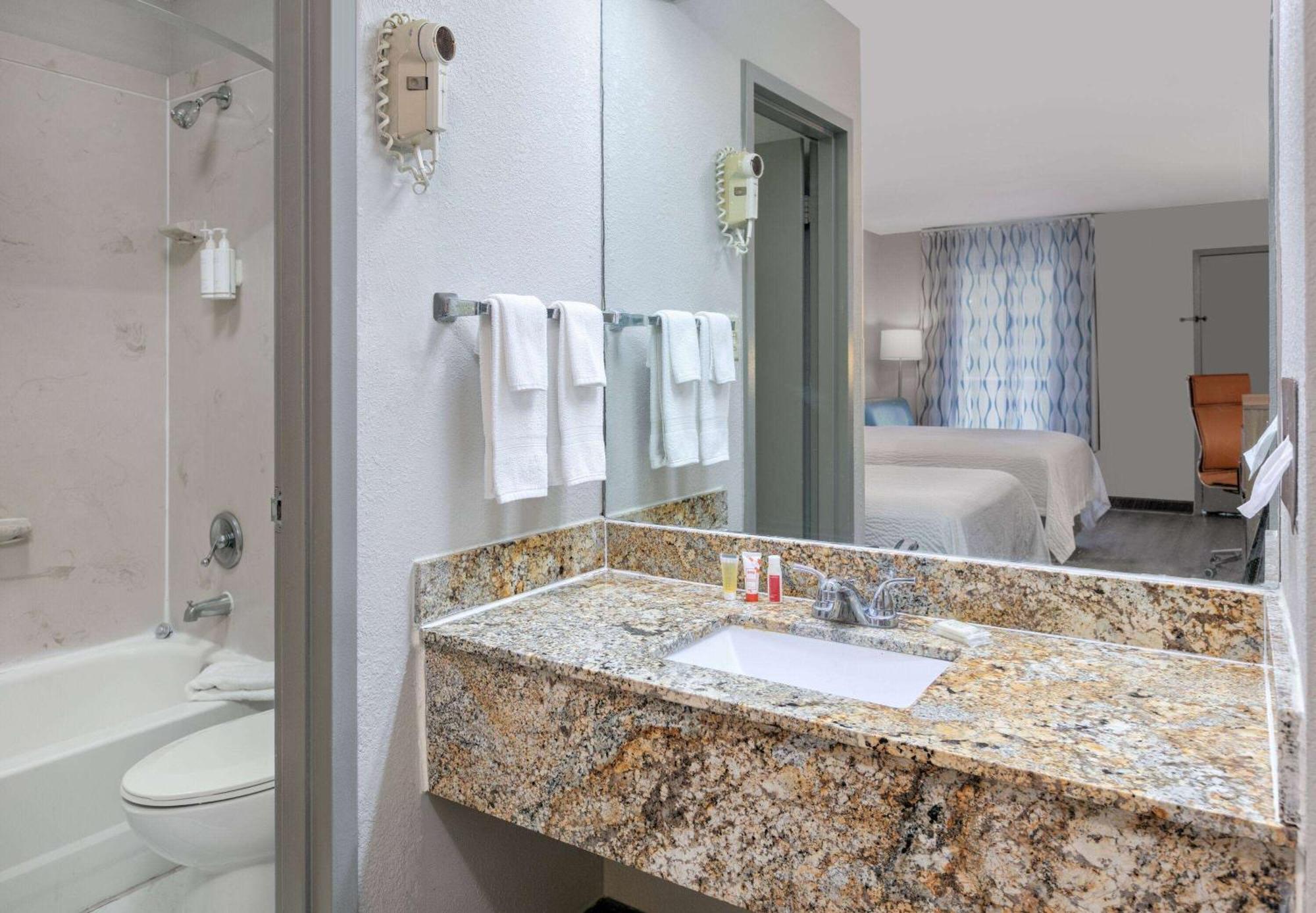 Days Inn By Wyndham Greenville Ms Luaran gambar